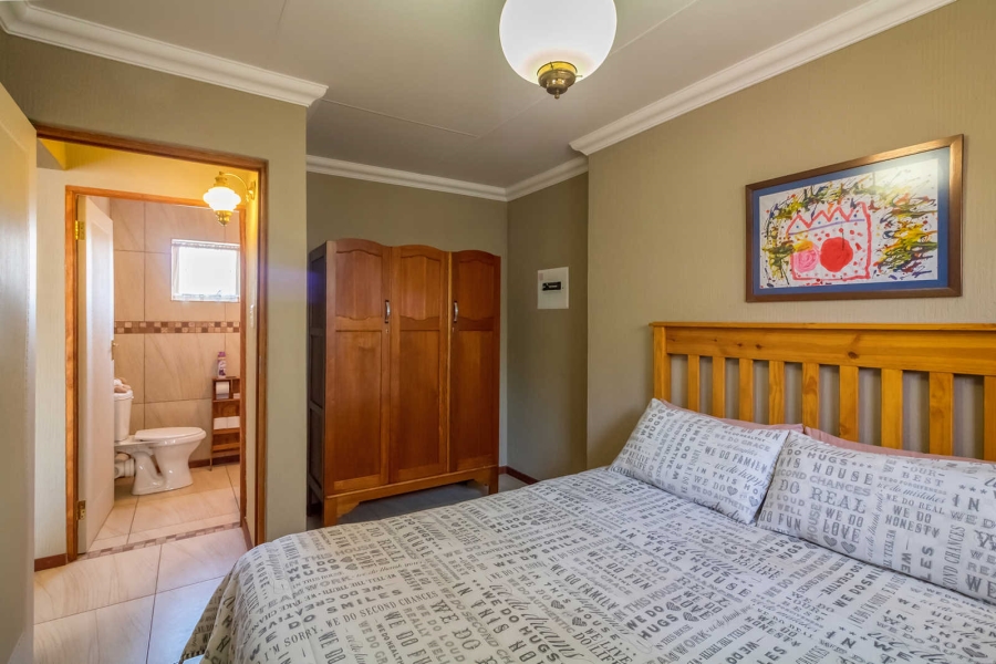 7 Bedroom Property for Sale in Morewag Free State